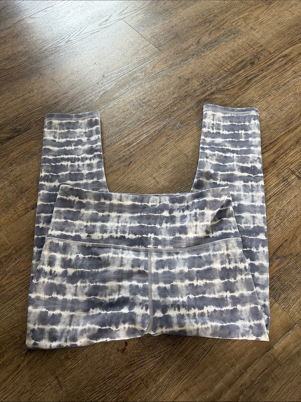 Athleta Gray and White Tie-Dye High-Waist Capri Leggings